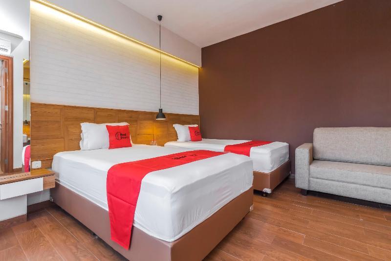 Reddoorz Plus @ Cbd Bintaro South Tangerang Dış mekan fotoğraf